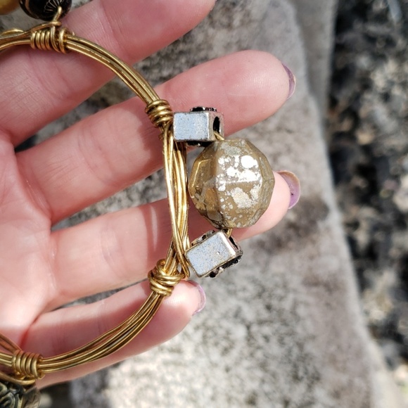 HANDMADE Metallic Gold Black Stone And Bead Wire Bracelet - Picture 3 of 7